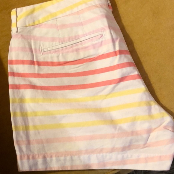 Old Navy shorts - Picture 3 of 4